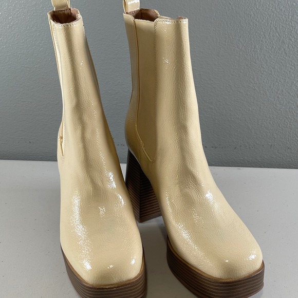 Circus by Sam Edelman Shoes - Circus NY by Sam Edelman Womens Stace Eggshell Glossy Chelsea Boots SZ 10 Cream‎